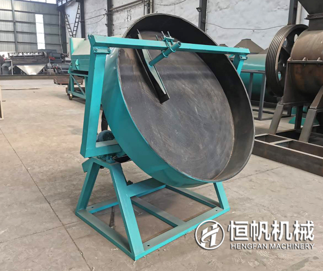 價(jià)格上下幅度大,到底有機(jī)肥造粒機(jī)多少錢(qián)一臺(tái)(圖1) 圓盤(pán)造粒機(jī)