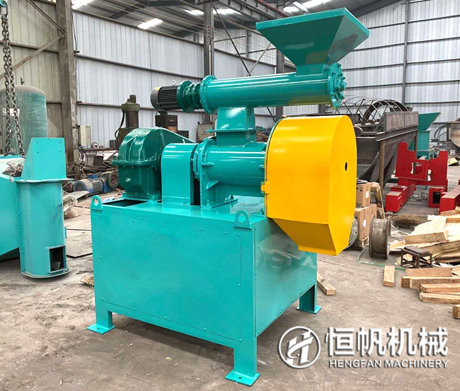 價(jià)格上下幅度大,到底有機(jī)肥造粒機(jī)多少錢(qián)一臺(tái)(圖3) 雙模擠壓式造粒機(jī)